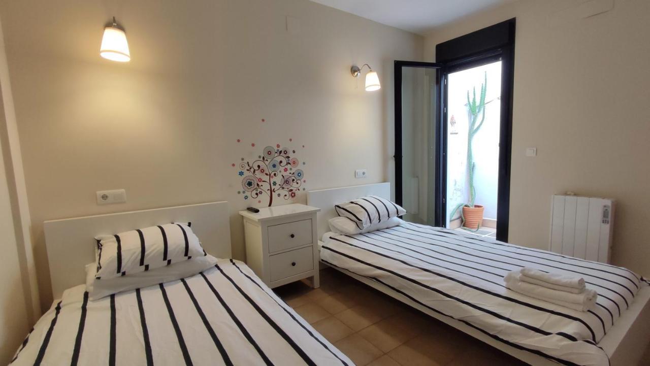 Apartamentos Turisticos Encanto Caces Buitenkant foto